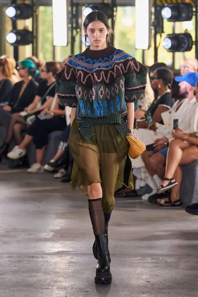 Look 24